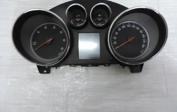 Opel Astra J Speedometer (instrument cluster) 13460582