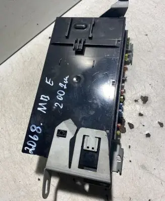 Mercedes-Benz E W211 Fuse module 2115455301 1715030910 5DK00804727