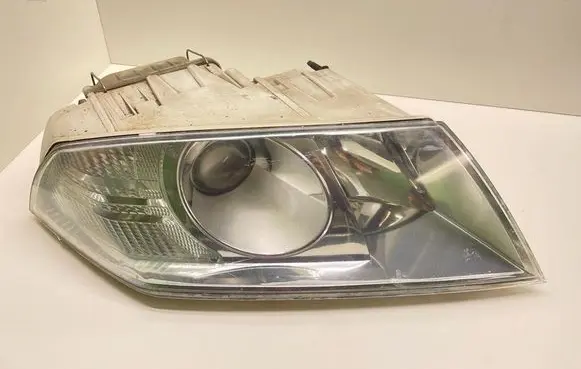 Skoda Octavia Mk2 (1Z) Headlight/headlamp
