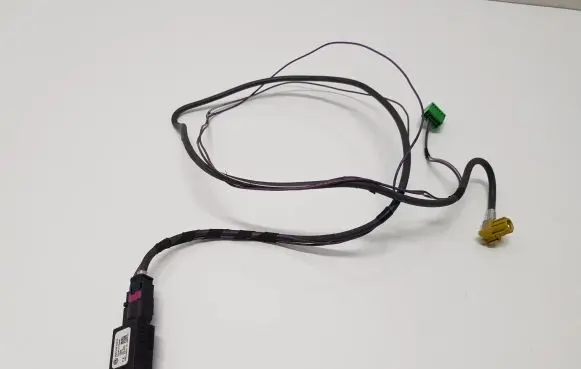 Skoda Fabia Mk3 (NJ) USB socket connector 5Q0035726M