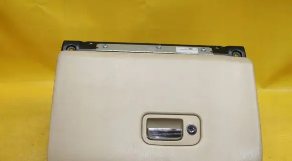 Jaguar S-Type Glove box