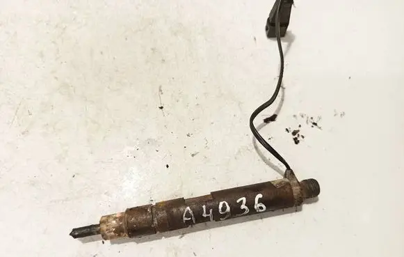 Audi A4 S4 B5 8D Fuel injector 028130201s