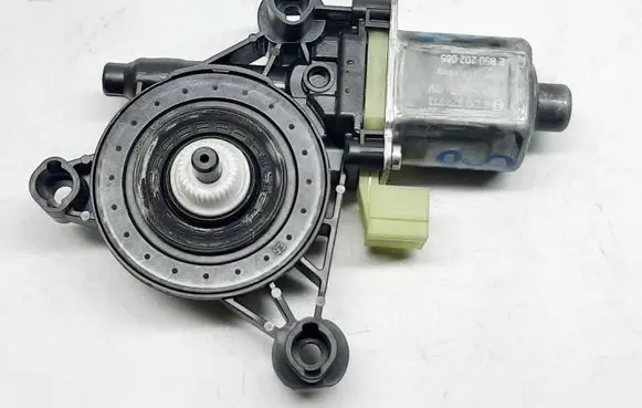 Audi A3 8Y Front door window regulator motor 5Q0959801