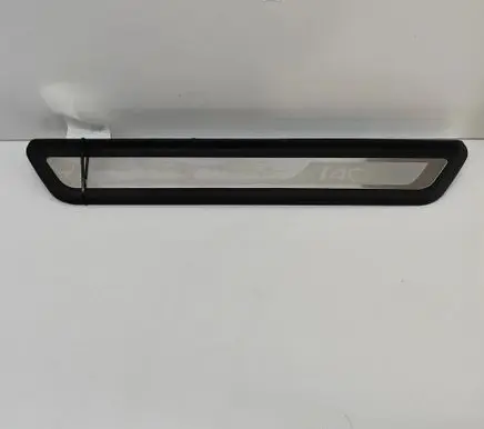 Hyundai i40 Front sill trim cover 858833Z100
