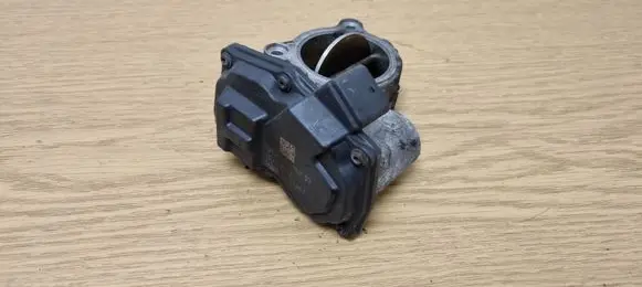 BMW 5 F10 F11 Throttle valve 7810752