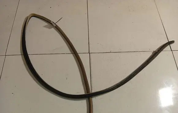 Toyota Avensis T250 Rubber seal front coupe door