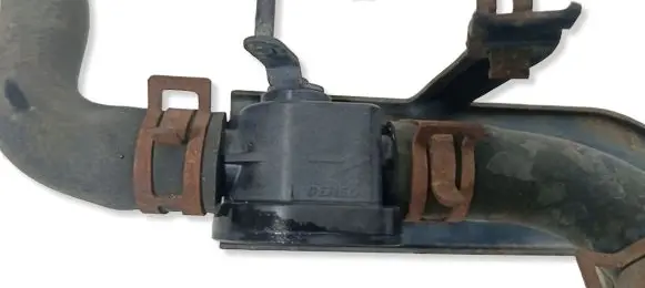 Honda CR-V Coolant heater control valve 