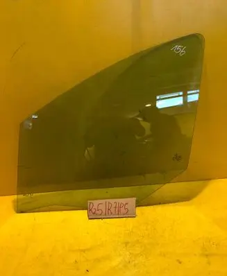 Peugeot 308 Front windscreen/windshield window 43R00029
