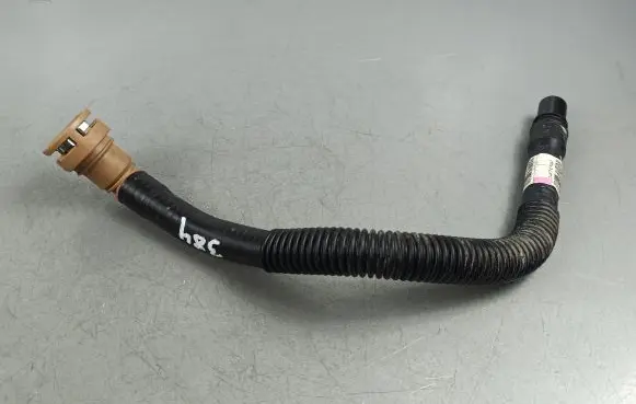 Coolant pipe/hose