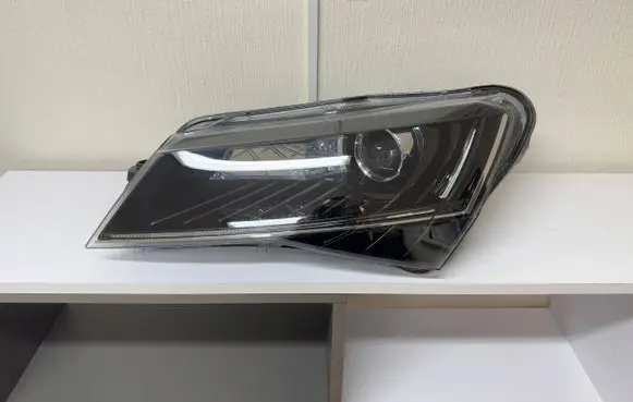 Skoda Superb B8 (3V) Headlight/headlamp 3V1941015B