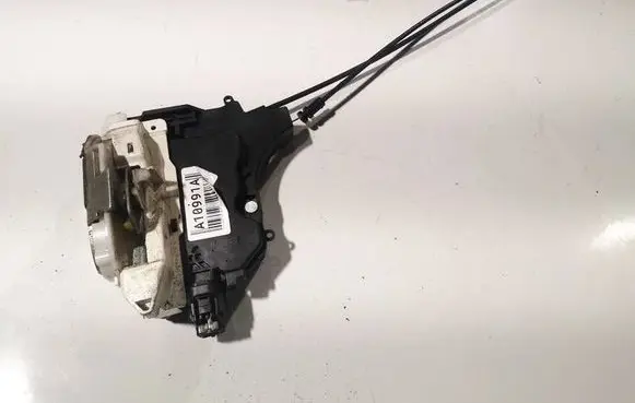 Mitsubishi Outlander Front door lock 