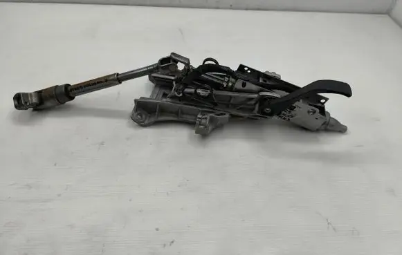 Ford Focus Steering wheel axle BV6N-3C529-EA
