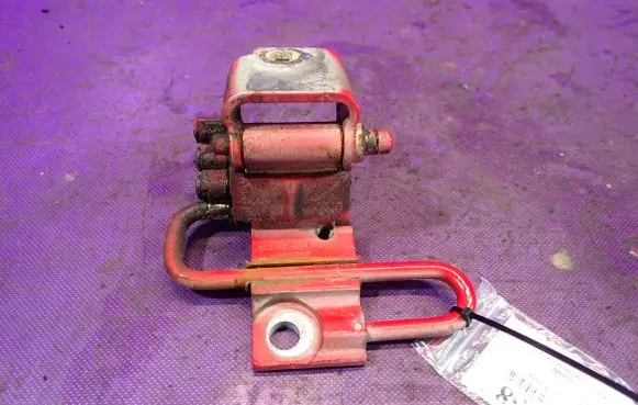 Seat Leon (1P) Front door lower hinge 6Q0831412A