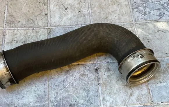Volkswagen Golf V Intercooler hose/pipe 1K0145834L