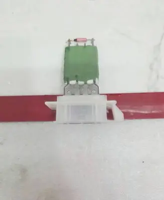 Dacia Sandero III Heater blower motor/fan resistor 105613005 T232600