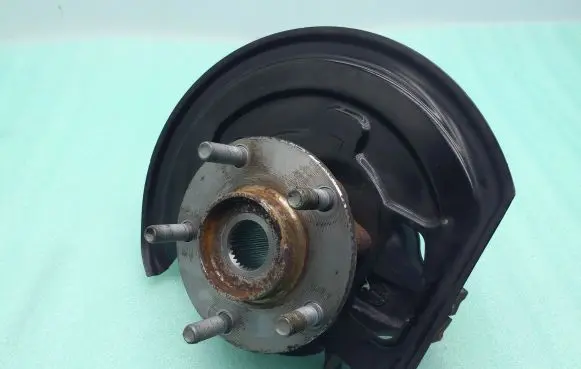 Nissan Pulsar Front wheel hub 400151KK0H 400013ZL0B