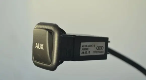 Audi A6 S6 C7 4G AUX in-socket connector 4G0035474 AU8991 20170388