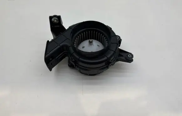 Honda Insight Hybrid/electric vehicle battery fan 1J810RBJ0031