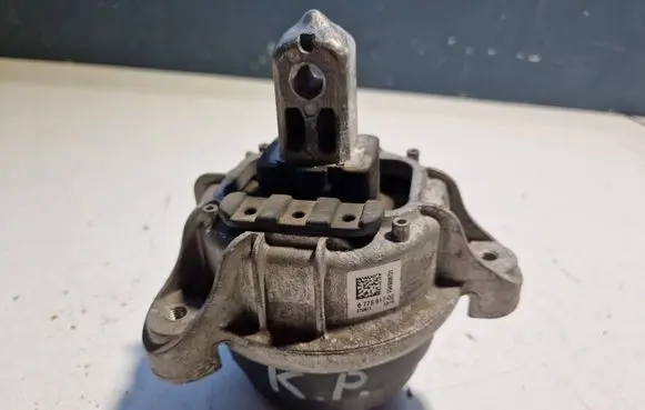 Engine mount bracket