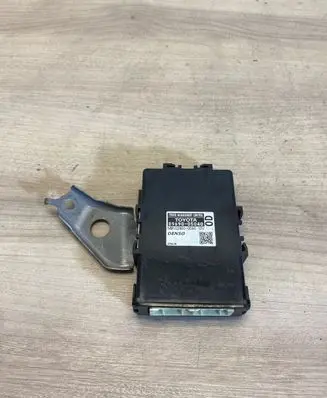 Toyota Avensis T270 Other control units/modules 8969005040
