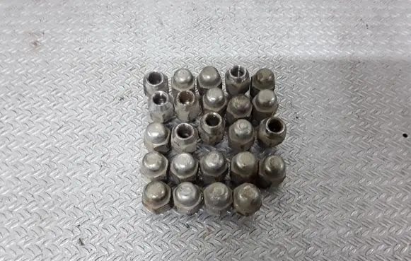 Hyundai Galloper Nuts/bolts 
