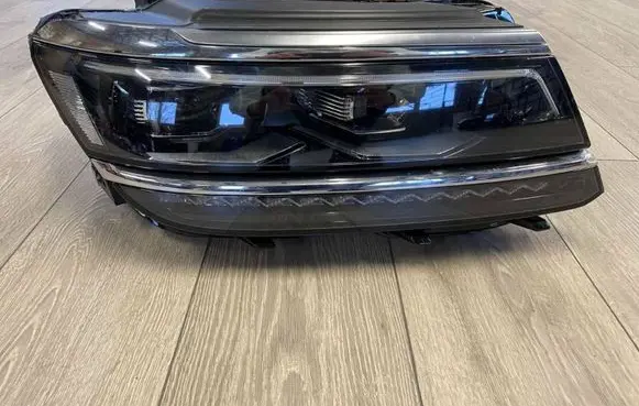 Volkswagen Tiguan Headlight/headlamp 5NB941082D