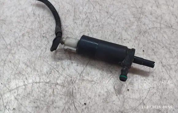 Mercedes-Benz CLS C218 X218 Windscreen/windshield washer pump 2108691221