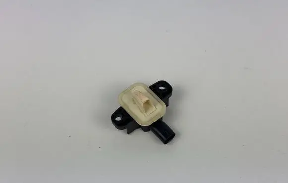 Mercedes-Benz A W176 Airbag deployment crash/impact sensor A1668210351