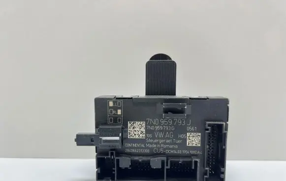 Seat Alhambra (Mk2) Door control unit/module 7N0959793G 7N0959793J