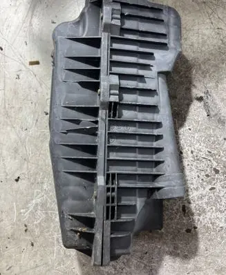 Peugeot 307 Air filter box M02019C150