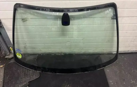 BMW 3 E46 Sliding door window/glass 