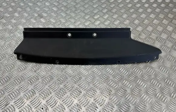 Volvo XC40 Intercooler air guide/duct channel 31690819