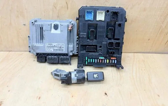 Peugeot RCZ Engine control unit/module 9676643580 9666319580