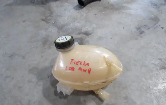 Ford Fiesta Coolant expansion tank/reservoir cap V102A06