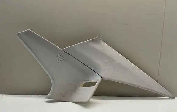 Cadillac CTS (C) pillar trim 15860114