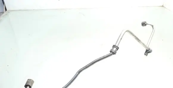 Fuel injector supply line/pipe