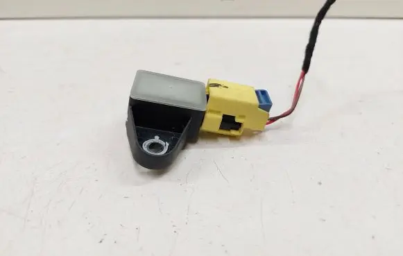 Skoda Superb B6 (3T) Airbag deployment crash/impact sensor 8K0973323T 8K0973323