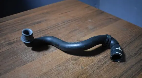 Porsche Panamera (970) Engine coolant pipe/hose 97010642101