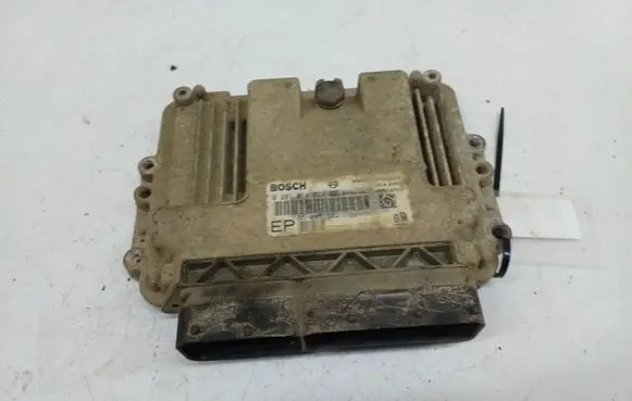 Opel Zafira B Engine control unit/module 0281014824