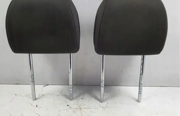 Peugeot 308 Front seat headrest 