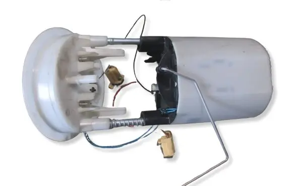 BMW 1 E81 E87 Fuel injection high pressure pump 26390701