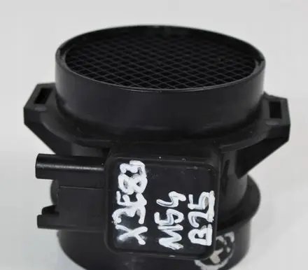 BMW X3 E83 Mass air flow meter 7513957