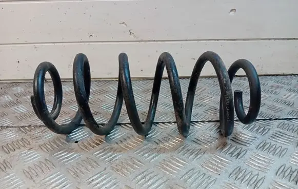 Volkswagen PASSAT B5.5 Front coil spring 