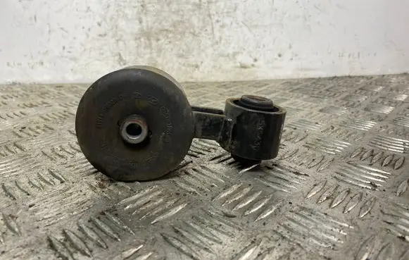 KIA Sorento Engine mount bracket 219142W000
