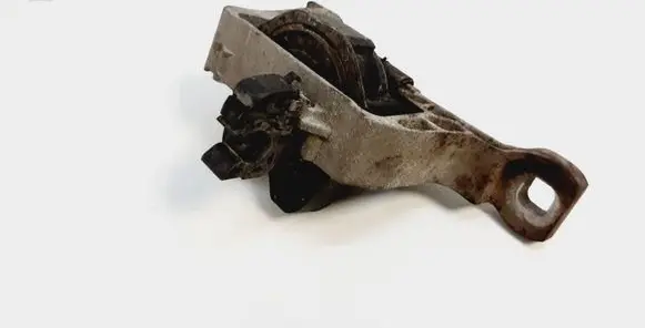 Volvo V50 Engine mount bracket 307396