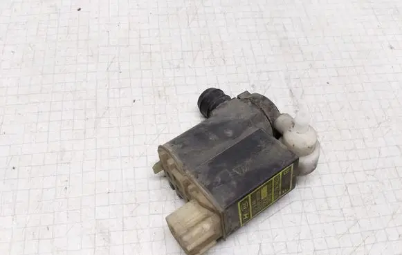 KIA Ceed Windscreen/windshield washer pump 985101F100