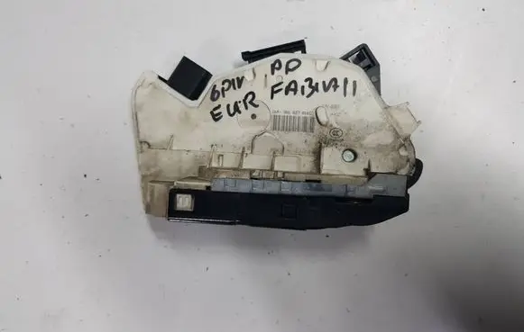 Skoda Fabia Mk2 (5J) Front door lock 5N1837016CIAUTOPI 5N1837016C