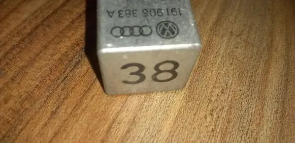 Volkswagen PASSAT B3 Other relay 191906383a 899552