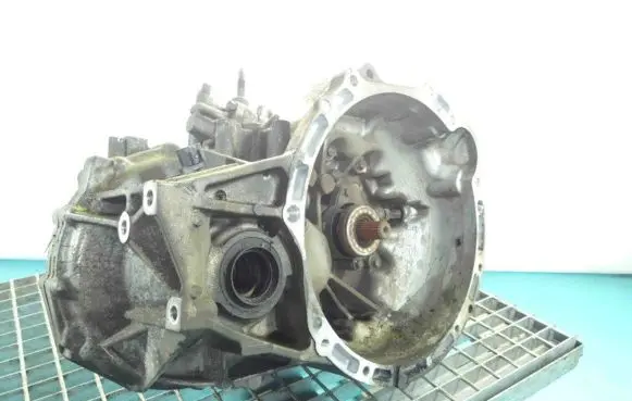 Manual 5 speed gearbox