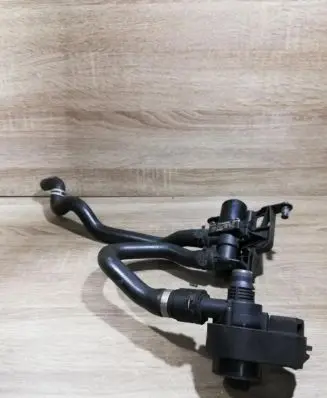 BMW 5 E60 E61 Coolant heater control valve 692022602 1147412174